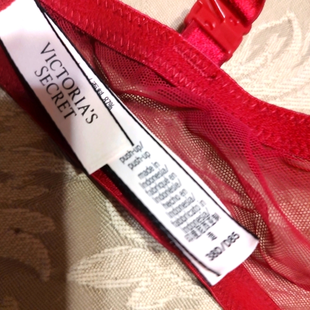 🥀 NWOT VS Dark Fuchsia Plaid Scalloped Underwire Sexy Push-Up Bra - 38D - Picture 16 of 16